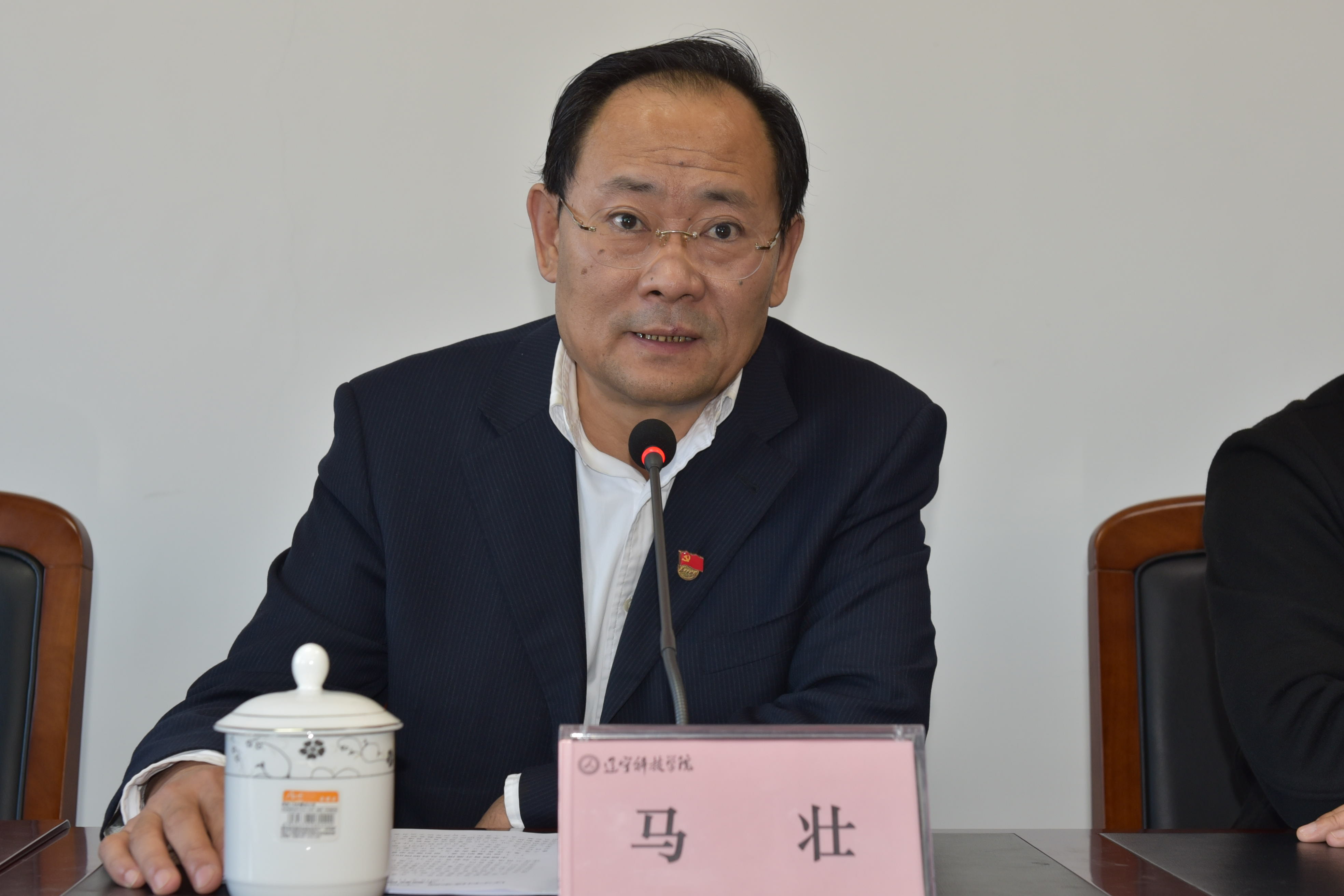 爱游戏电竞-里尔内部会议纪要流出——今夜造点机会，社区盾使命明确，医务组通报恢复(马克里尔的月光酒任务怎么跳过去)