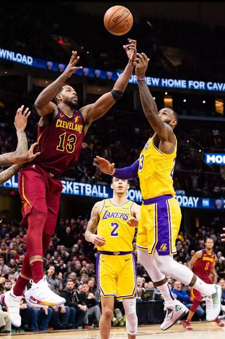 包含德罗巴在勇士比赛中挺进下一轮山东泰山止住颓势备战CBA常规赛，加时末段瓦伦西亚调整名单以备NBA常规赛都惊呆了的词条